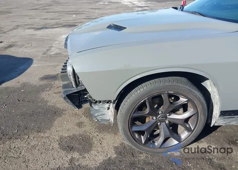 2017 Dodge Challenger Sxt z USA, uszkodzony, nr VIN 2C3CDZAG4HH641021